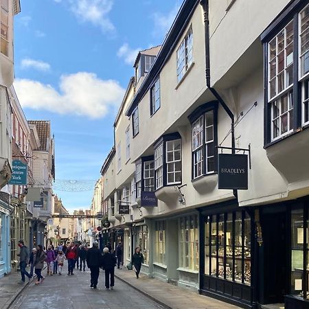 York City Center Apartments With Free Private Parking Bagian luar foto