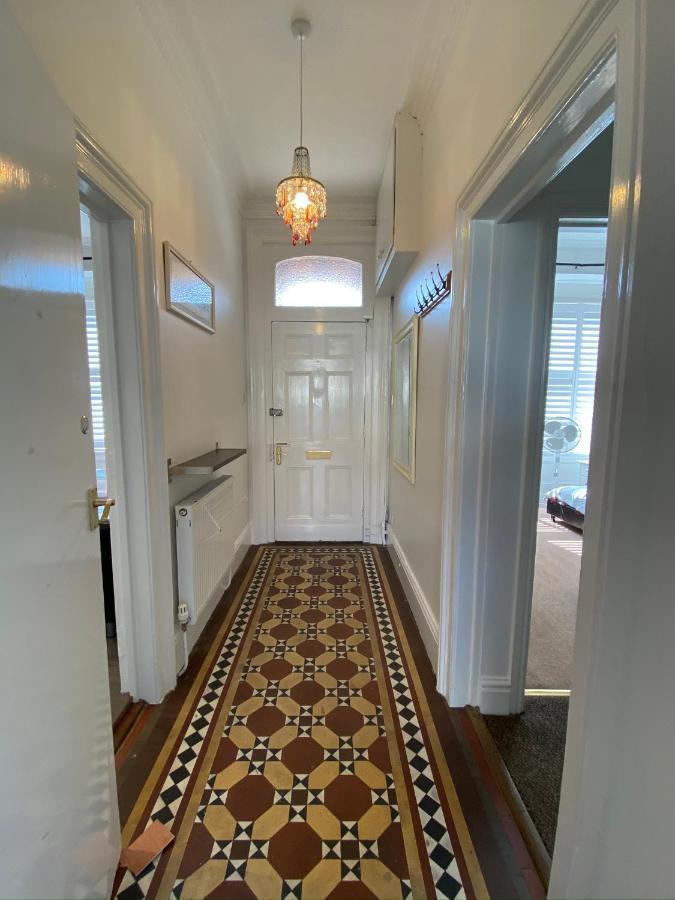 York City Center Apartments With Free Private Parking Bagian luar foto