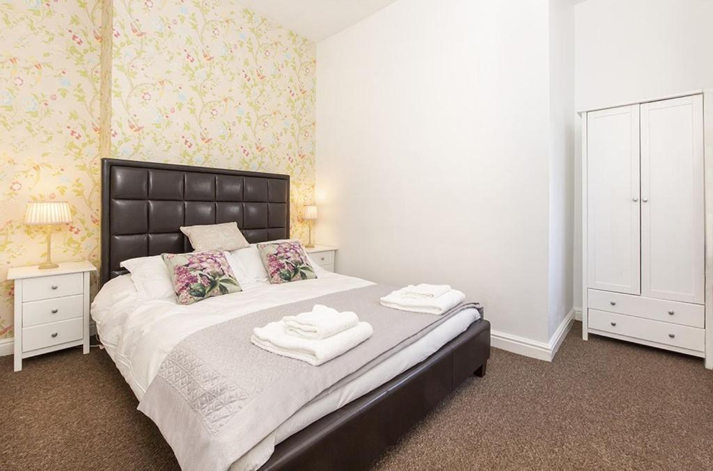 York City Center Apartments With Free Private Parking Bagian luar foto