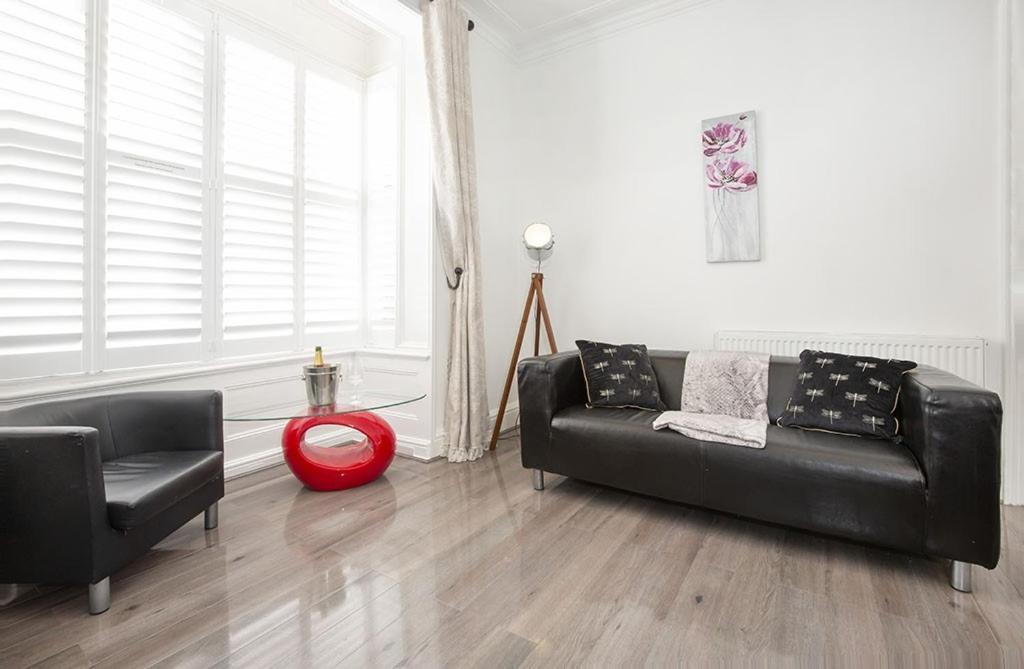 York City Center Apartments With Free Private Parking Bagian luar foto