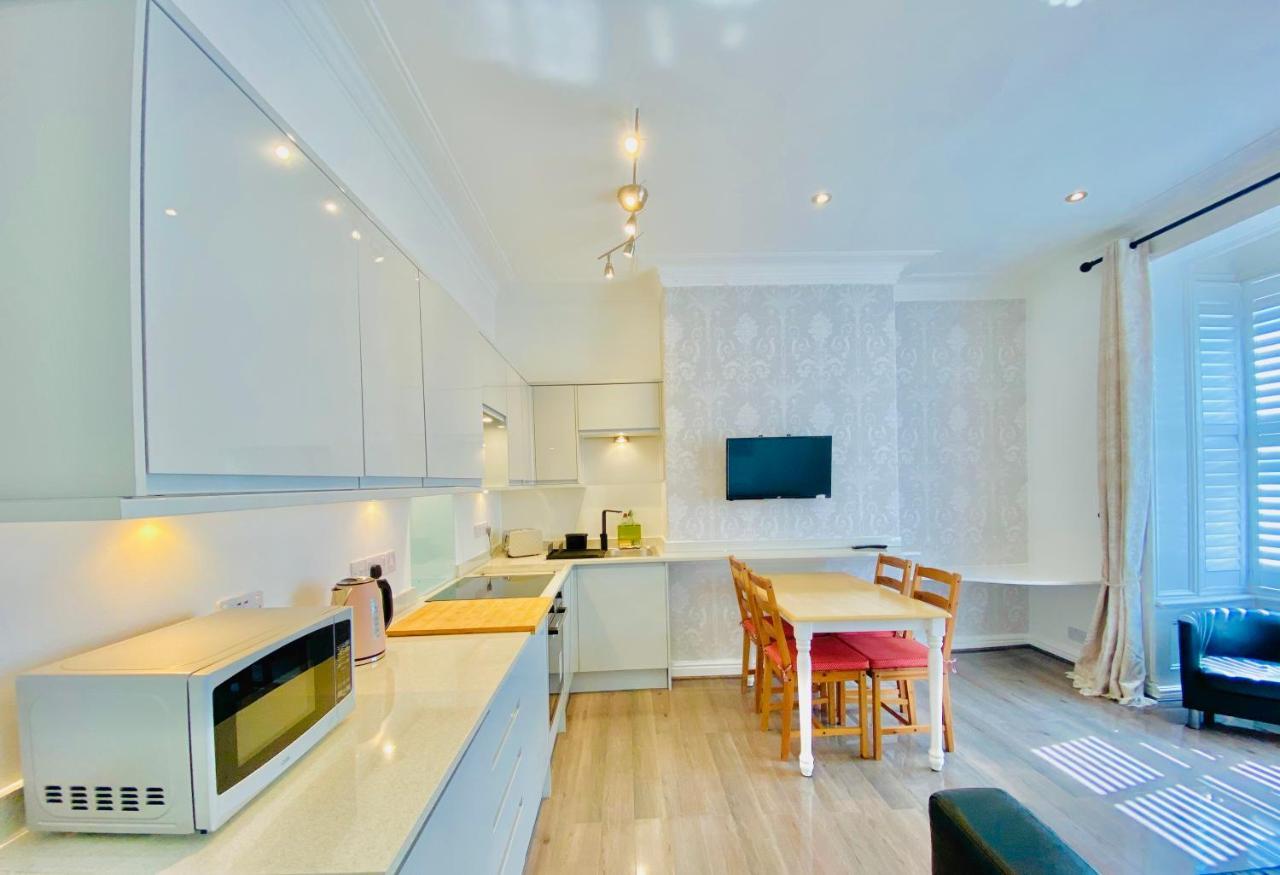 York City Center Apartments With Free Private Parking Bagian luar foto