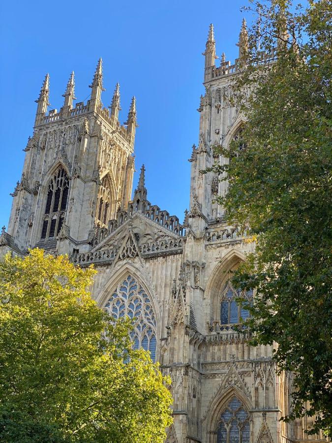 York City Center Apartments With Free Private Parking Bagian luar foto